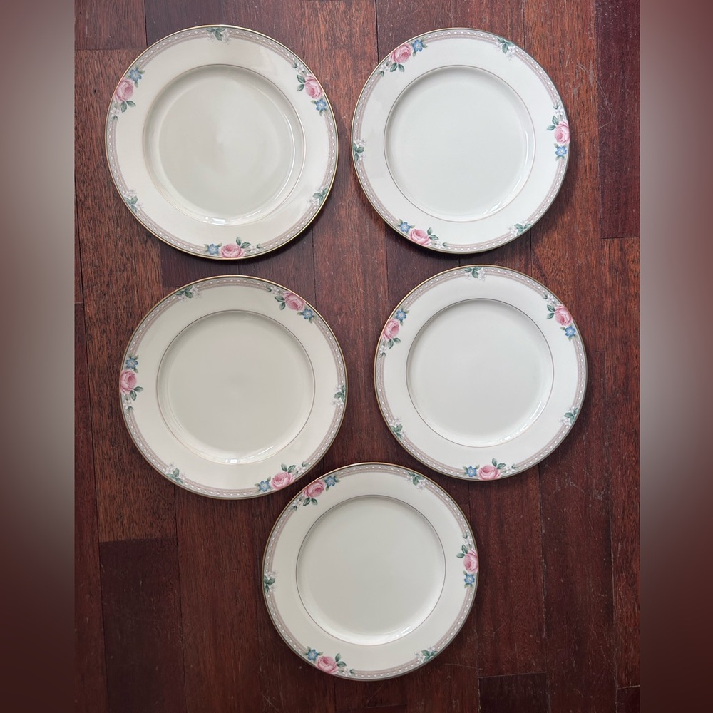 Mikasa Vintage gold trimmed Regency Rose Dinner Plates